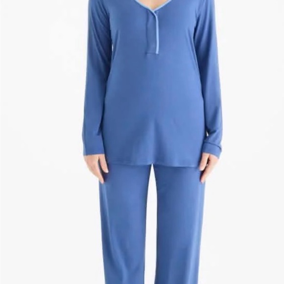 Magnetic Me Other - Magnetic Me Women's Blue Flower Pajama Set